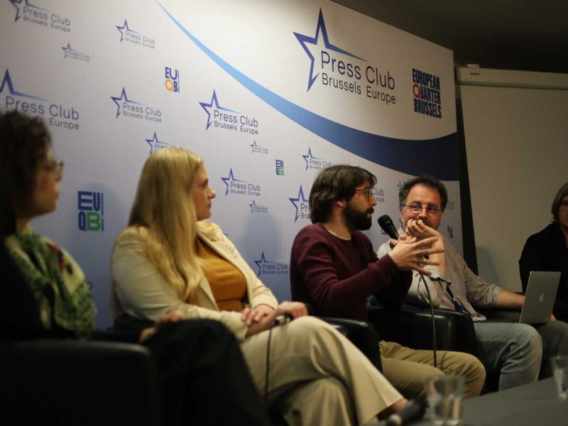 A panel debate on transparency and journalism organised by the EU Journalism Initiative on 14 April at the Brussels Press Club. Left to rigth: Sarah Wheaton, Politico, Kait Bolongaro, MLex, Jean Comte, MLex and Pascal Hansens, Investigate Europe.