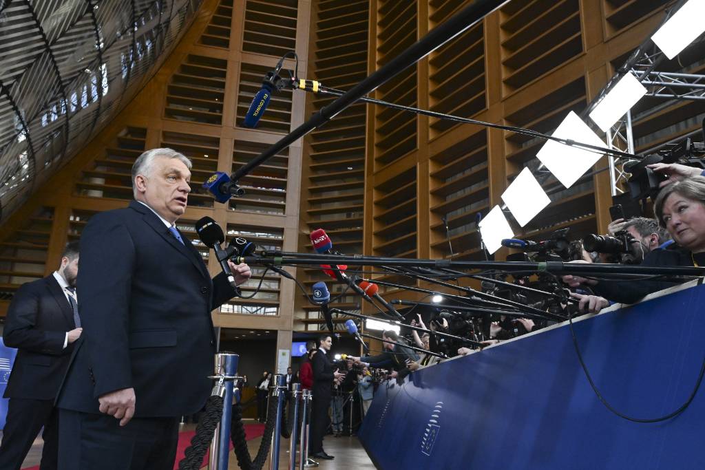 Hungarian PM Viktor Orbán speaking to journalists at the European Council on 19 March 2026. © EU.